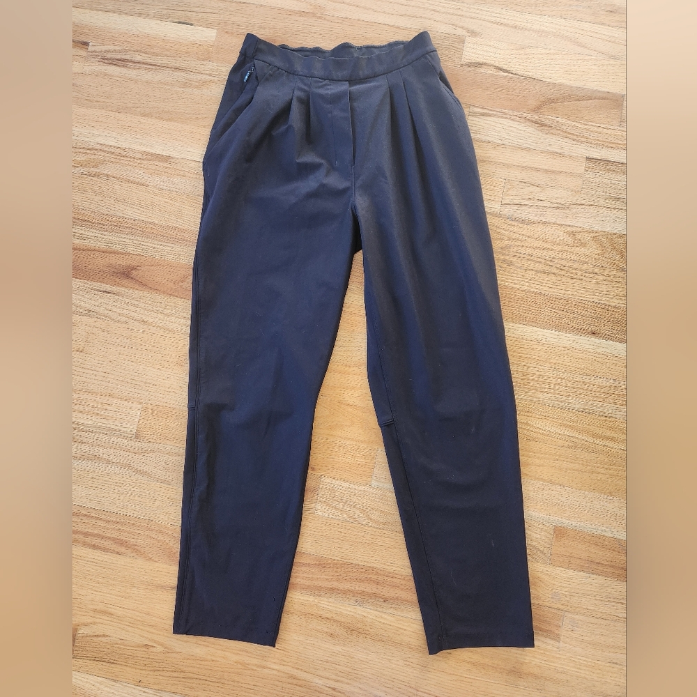 Essential High-Rise Trouser